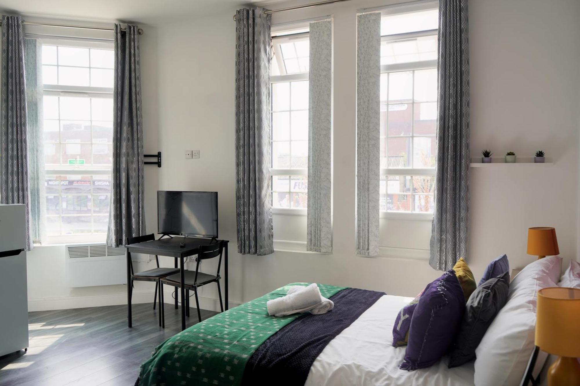 Bright And Spacious Studio In Central Birmingham Buitenkant foto